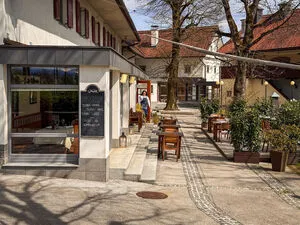 Gostilna Dvor Jezeršek